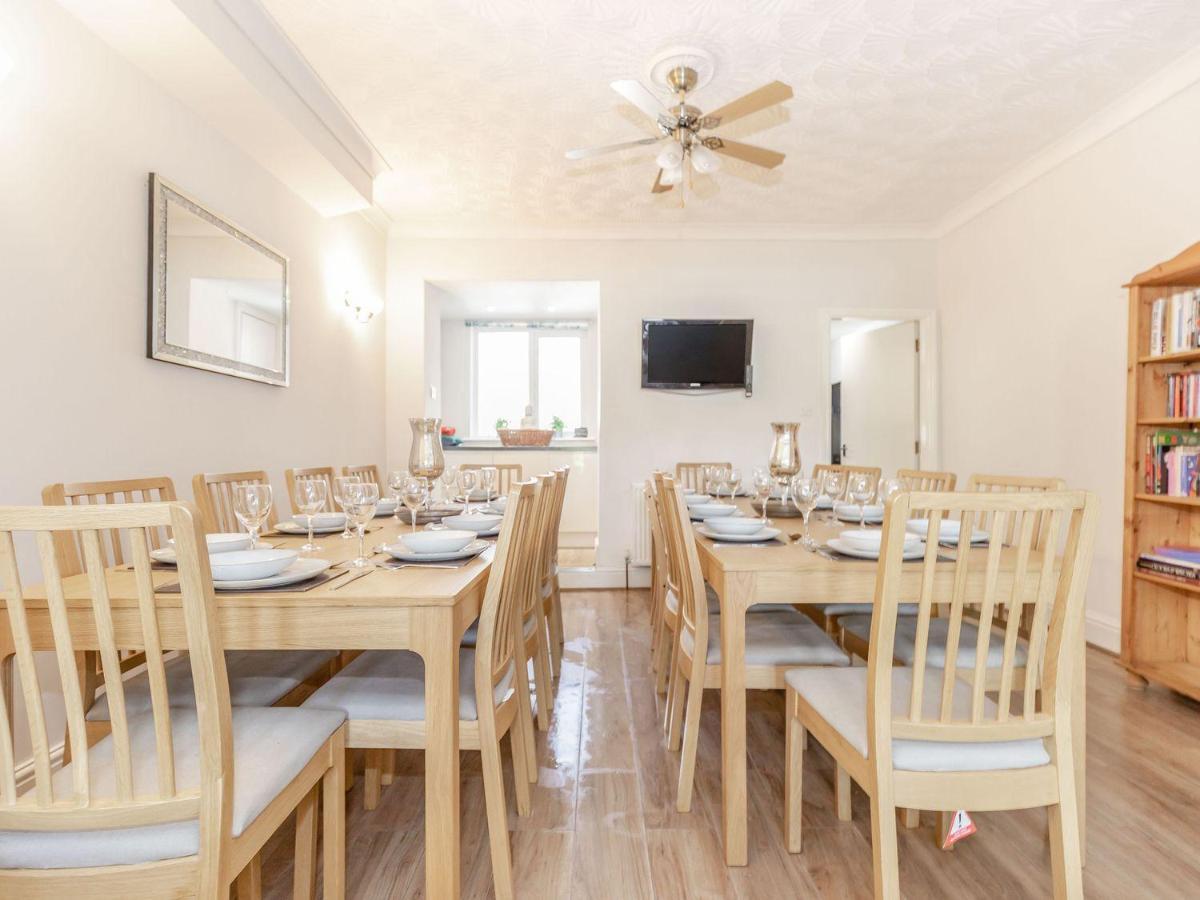 Sail Lodge Скарборо Экстерьер фото