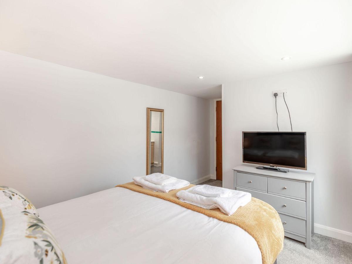 Sail Lodge Скарборо Экстерьер фото