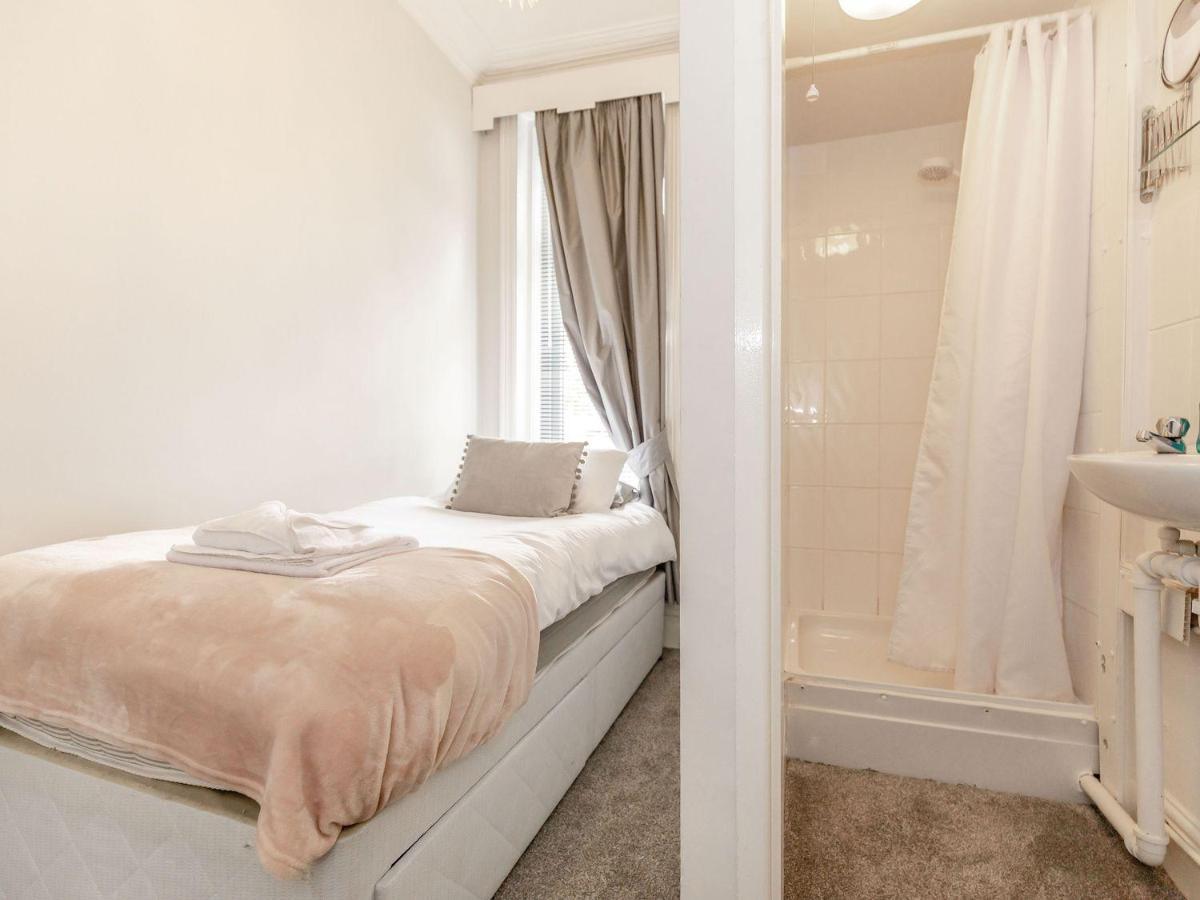 Sail Lodge Скарборо Экстерьер фото
